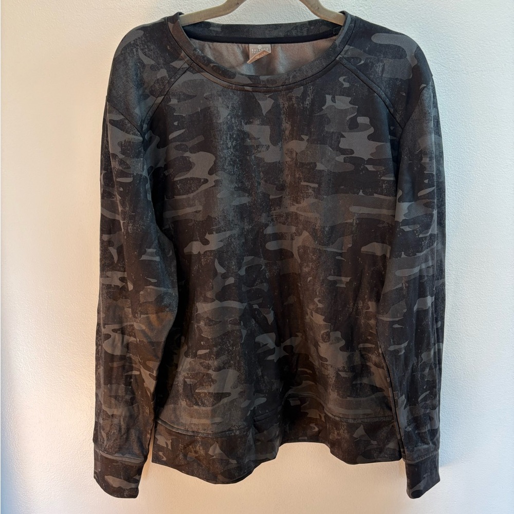 NWOT Balance Collection Distressed Camouflage Sweatshirt M